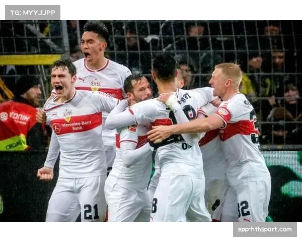 实时：法兰克福快速反击得手，1-0领先斯图加特